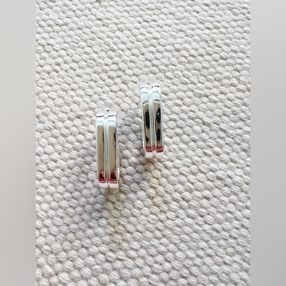 MANGO Silver Ribbed Fluted Hoop Earrings Statement - Picture 3 of 8
